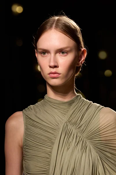 Look 7
